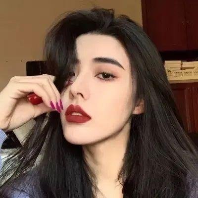 男人与婴儿